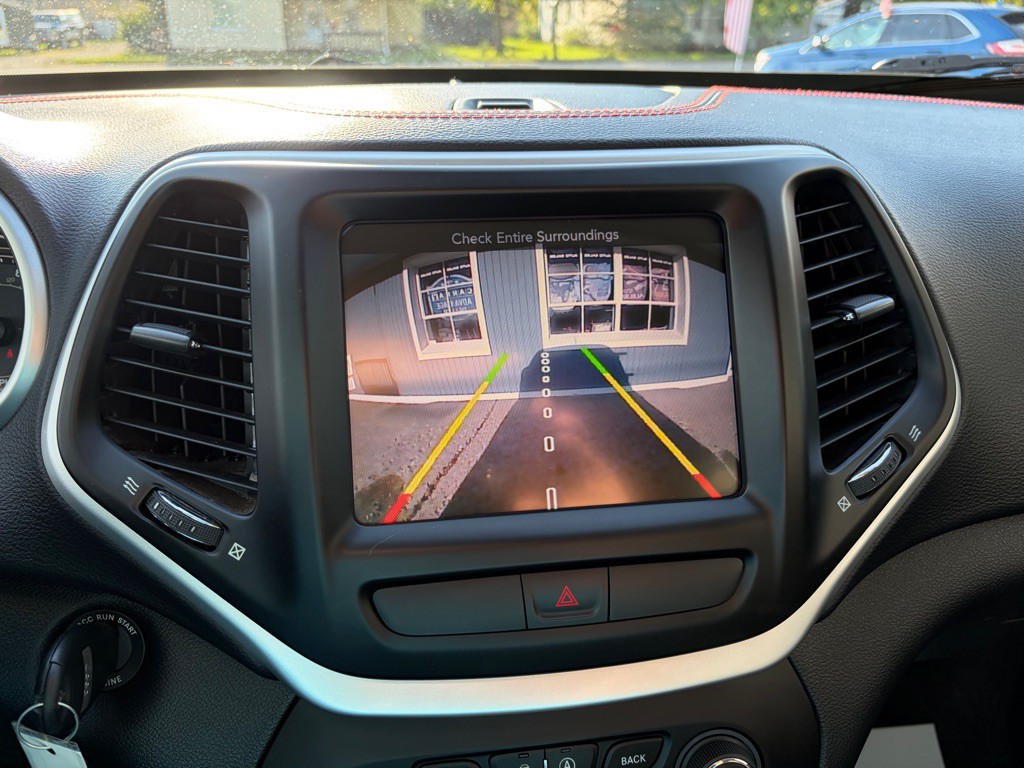 2015 Jeep Cherokee Image 35
