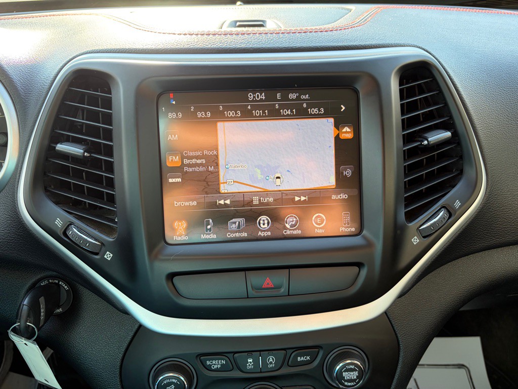 2015 Jeep Cherokee Image 36