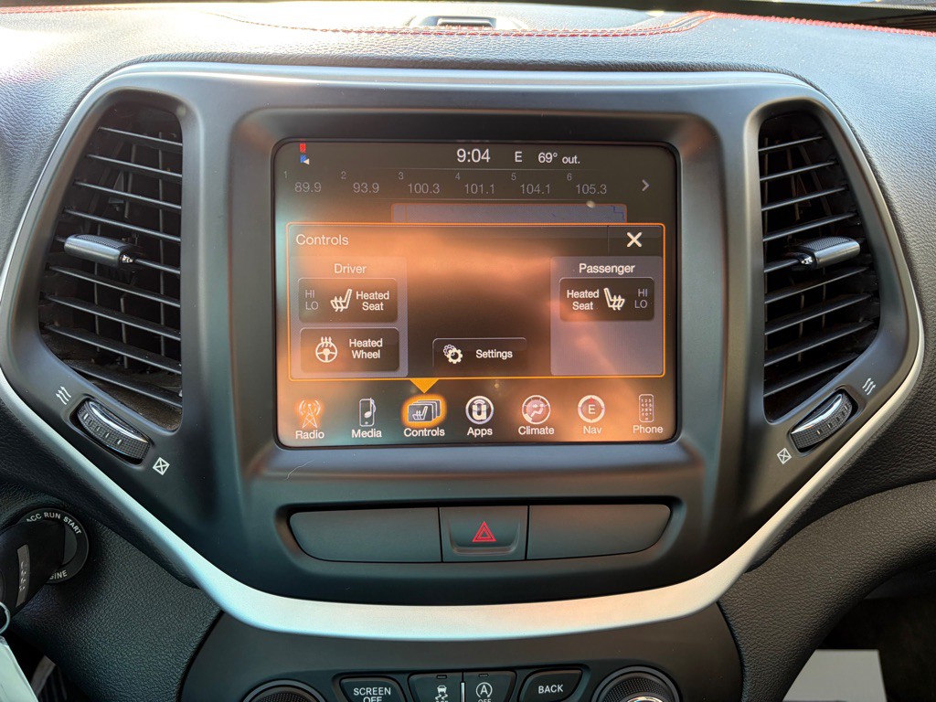 2015 Jeep Cherokee Image 37