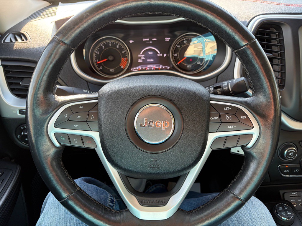 2015 Jeep Cherokee Image 40