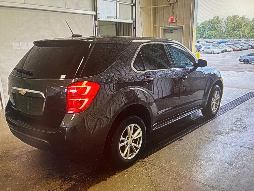 2017 Chevrolet Equinox Image 3