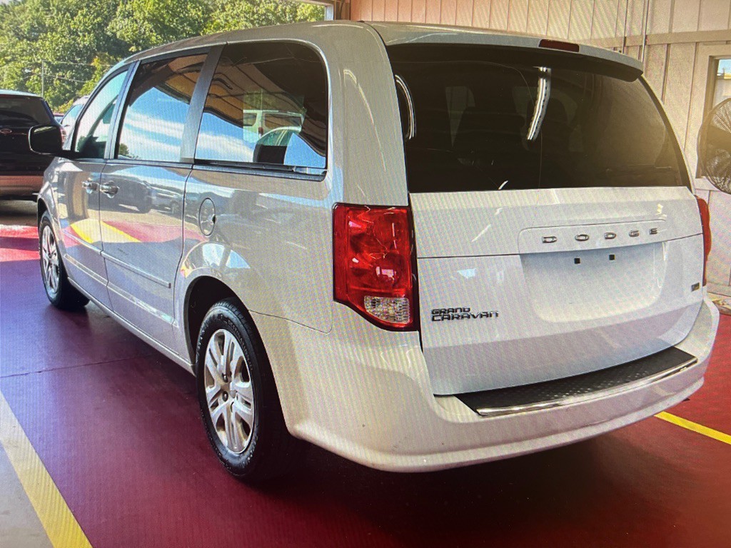 2016 Dodge Grand Caravan Image 2