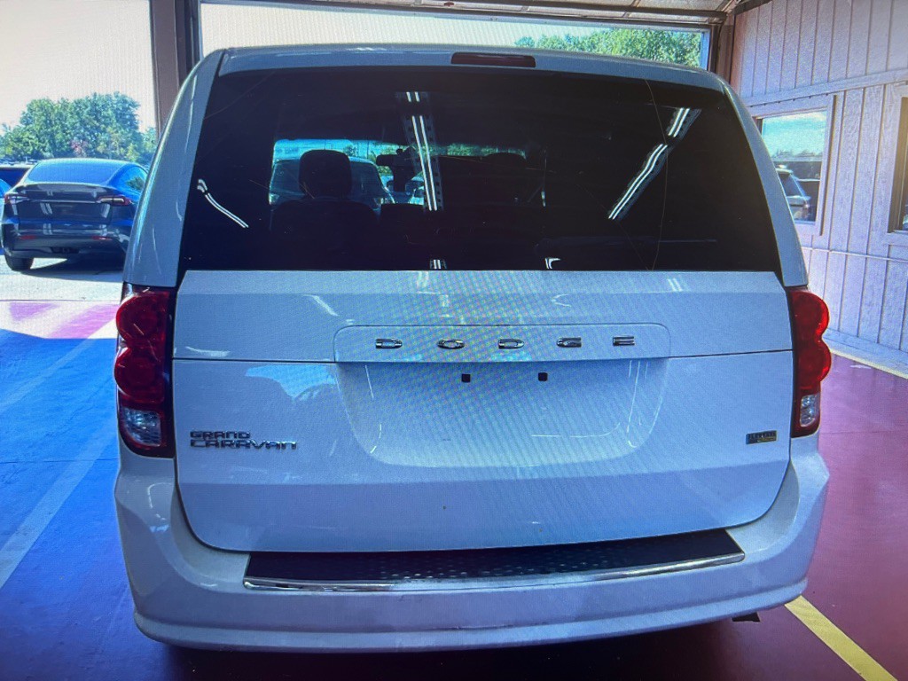 2016 Dodge Grand Caravan Image 3