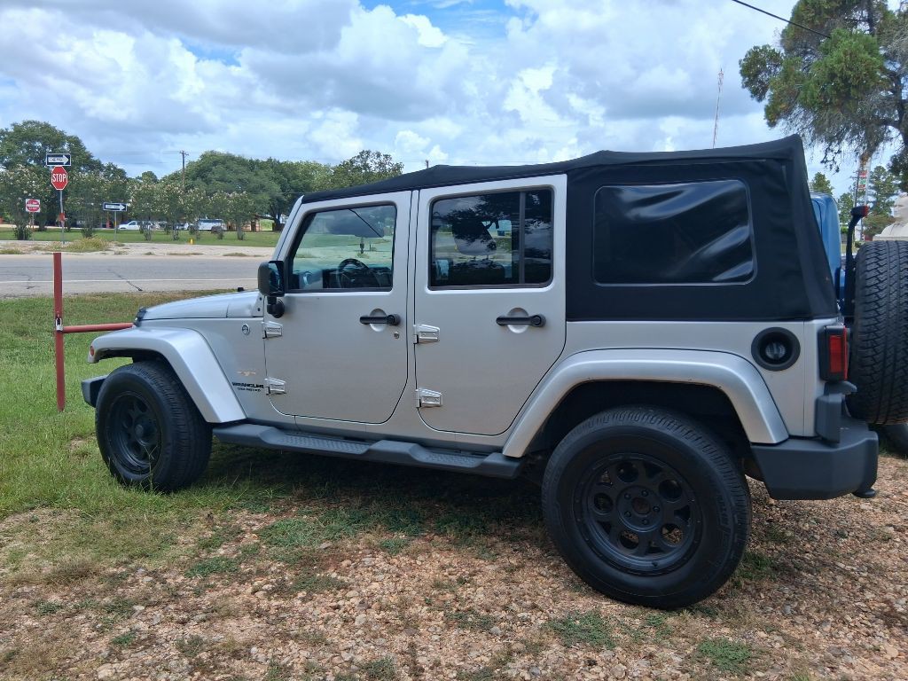 2012 Jeep Wrangler Unlimited Image 1