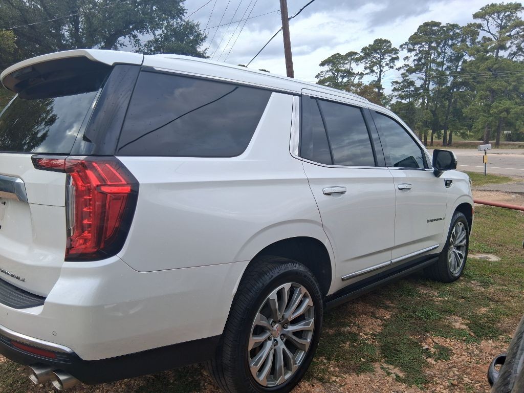 2022 GMC Yukon Image 2