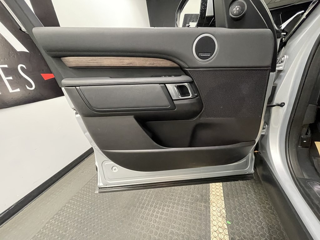 2018 Land Rover Discovery Image 7