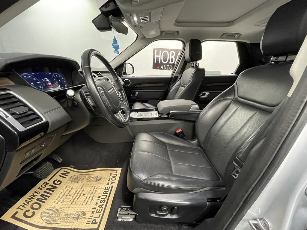 2018 Land Rover Discovery Image 8