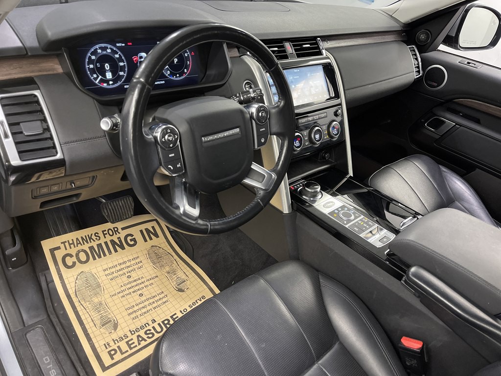 2018 Land Rover Discovery Image 9