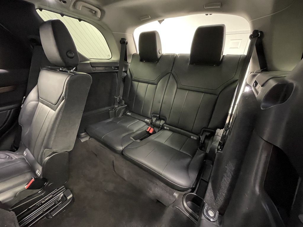 2018 Land Rover Discovery Image 15