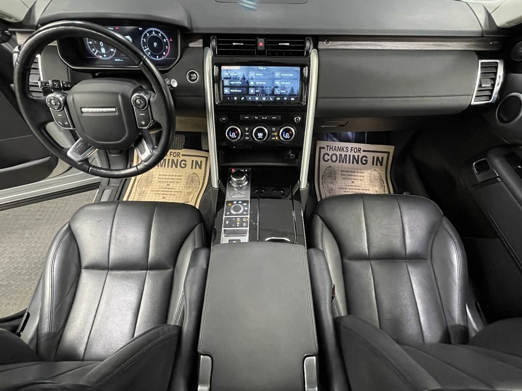 2018 Land Rover Discovery Image 19
