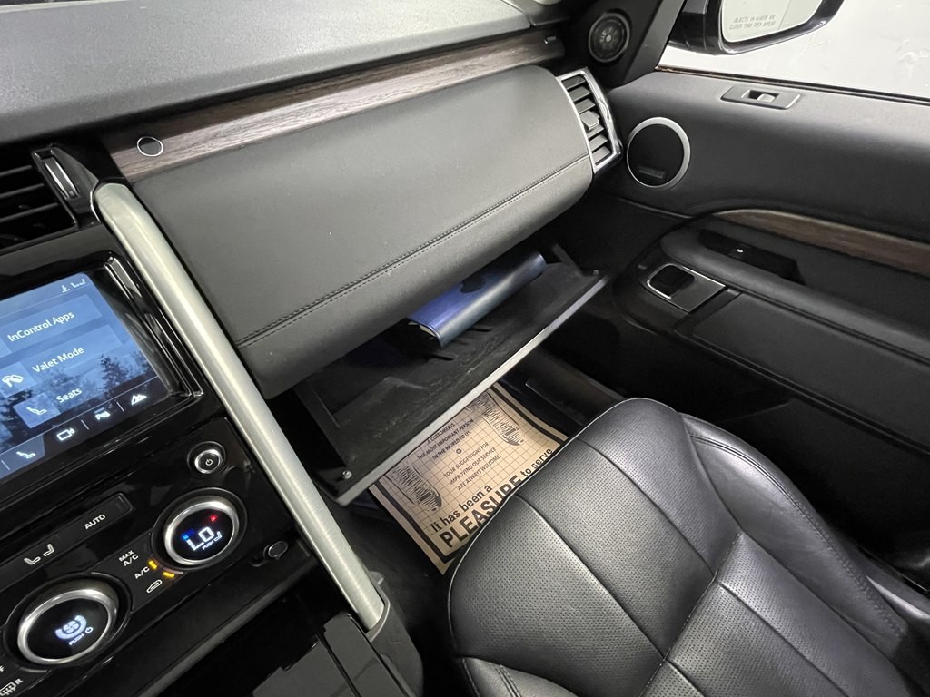 2018 Land Rover Discovery Image 23