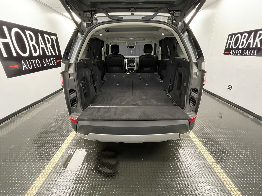 2018 Land Rover Discovery Image 29