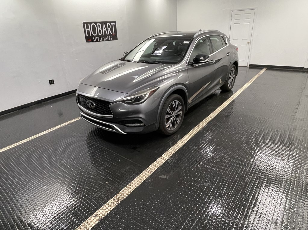 2017 INFINITI QX30 Image 3