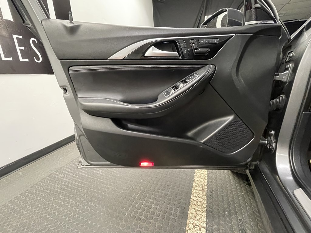 2017 INFINITI QX30 Image 7