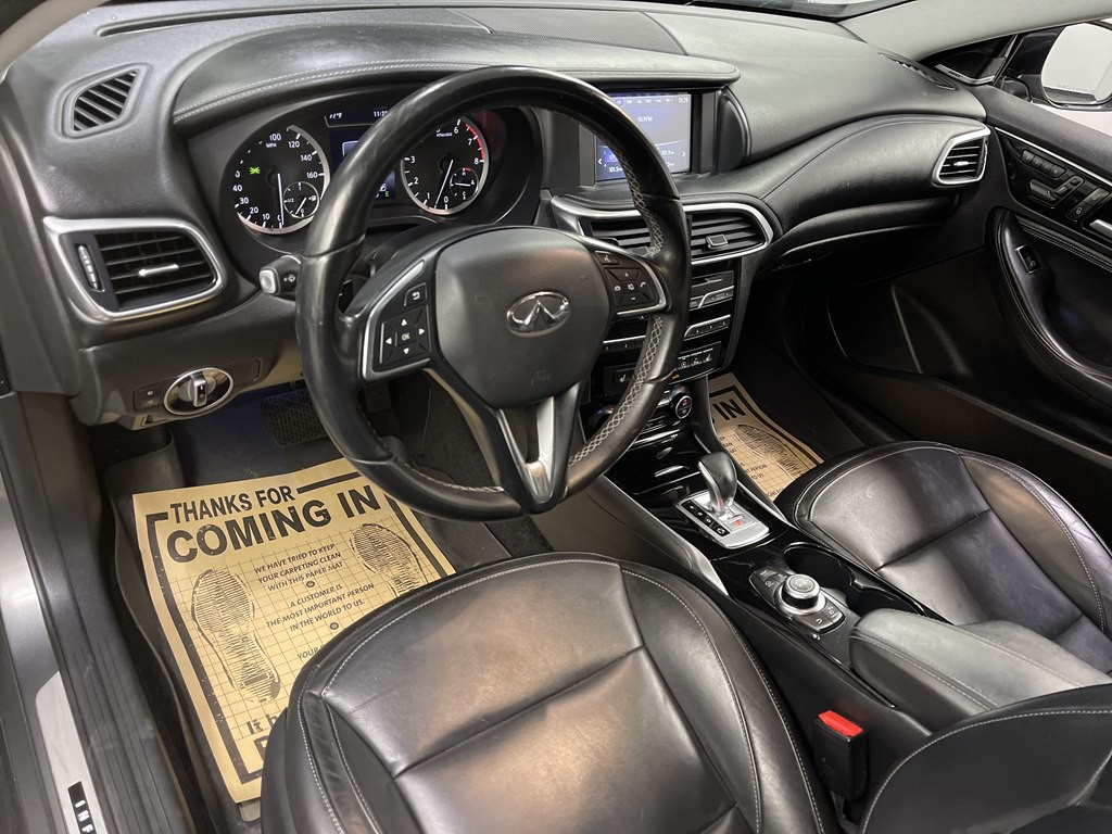 2017 INFINITI QX30 Image 10