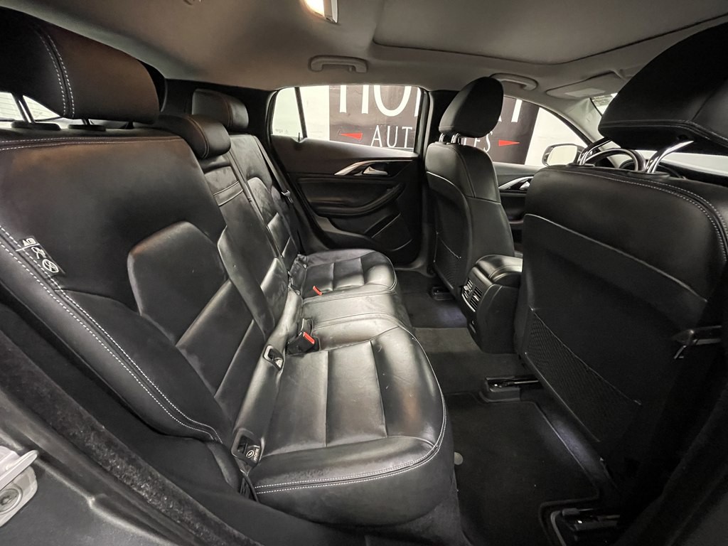 2017 INFINITI QX30 Image 16