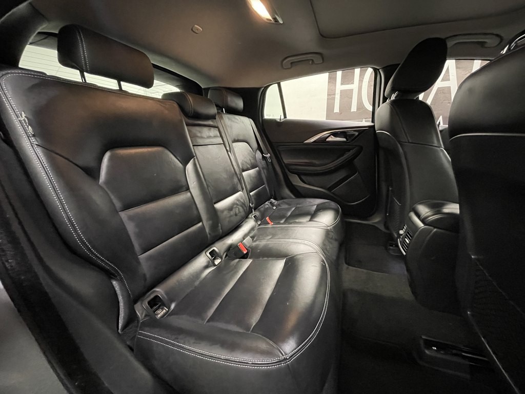 2017 INFINITI QX30 Image 18