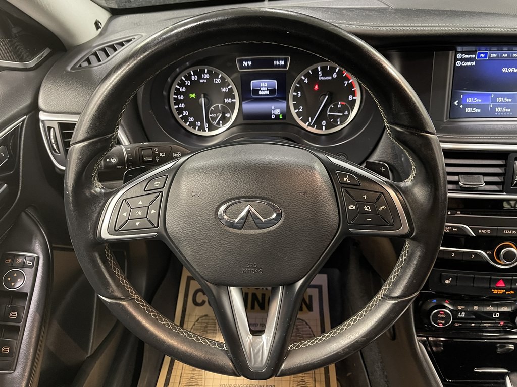 2017 INFINITI QX30 Image 25