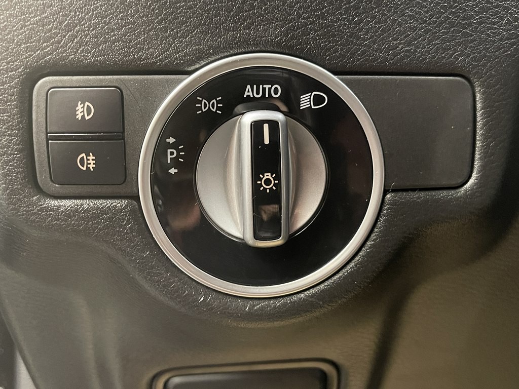 2017 INFINITI QX30 Image 30