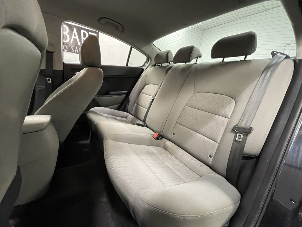 2016 Kia Forte Image 12
