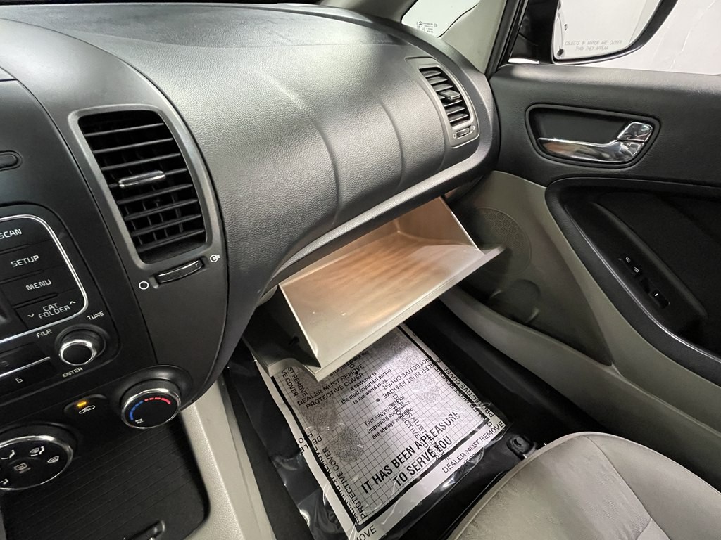 2016 Kia Forte Image 16