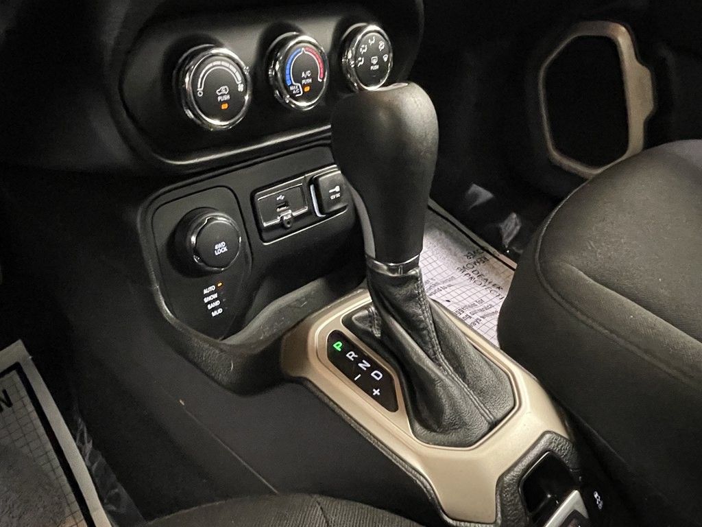 2017 Jeep Renegade Image 20