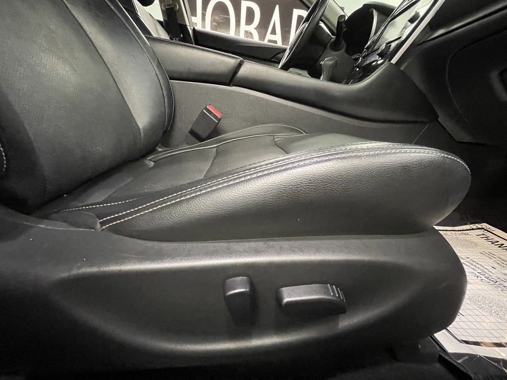 2021 Nissan Maxima Image 12