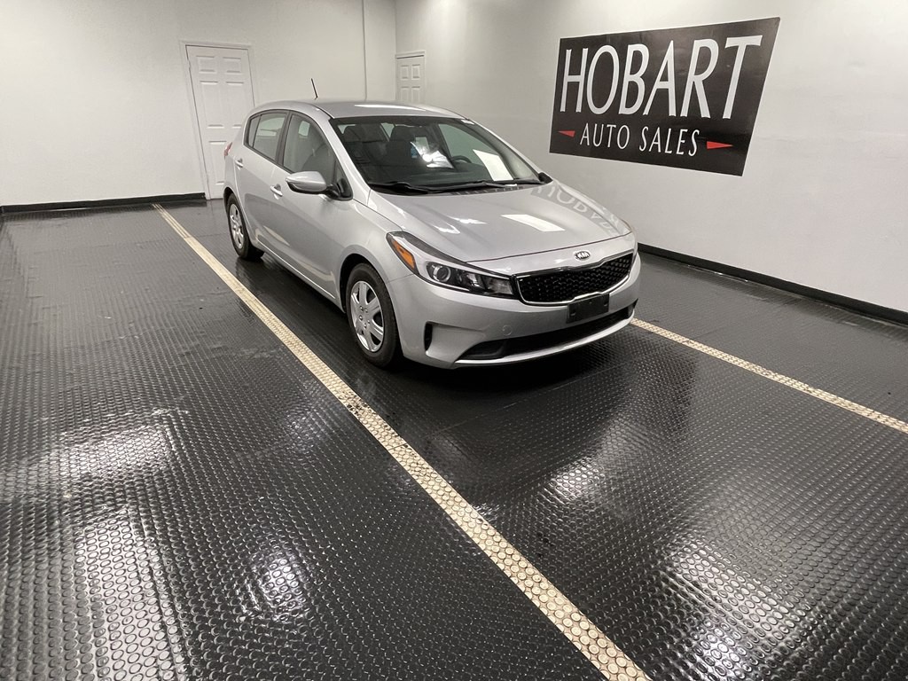 2017 Kia Forte Image 1