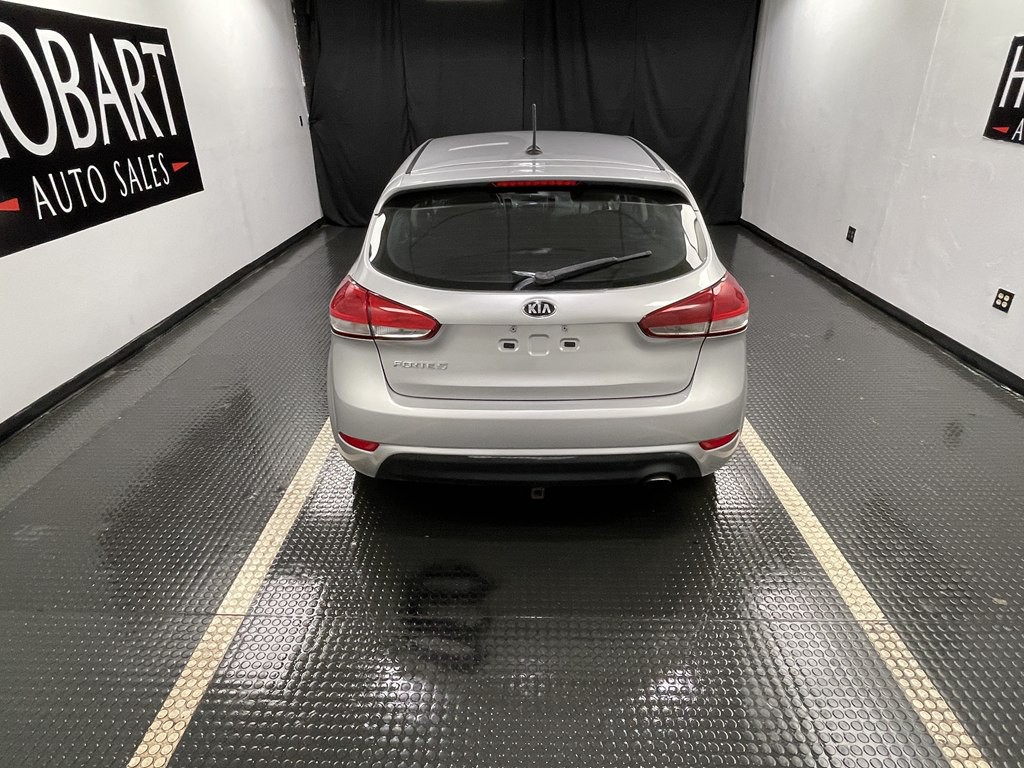 2017 Kia Forte Image 5