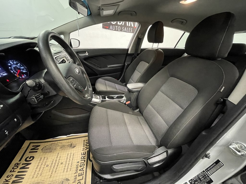 2017 Kia Forte Image 8