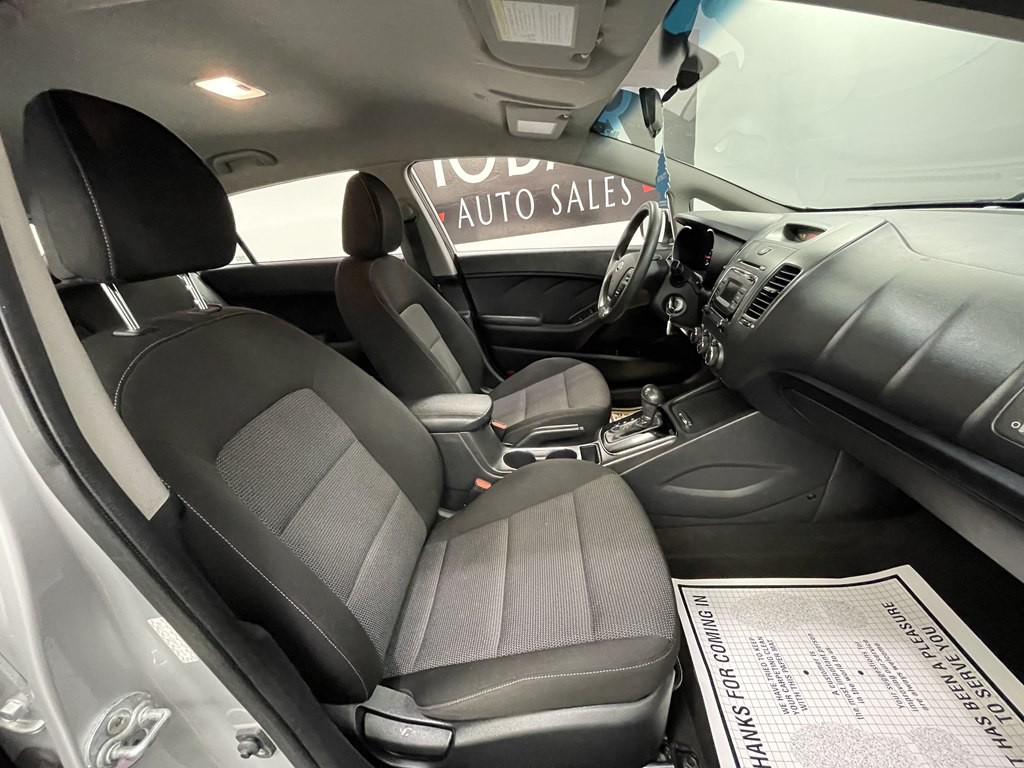 2017 Kia Forte Image 10