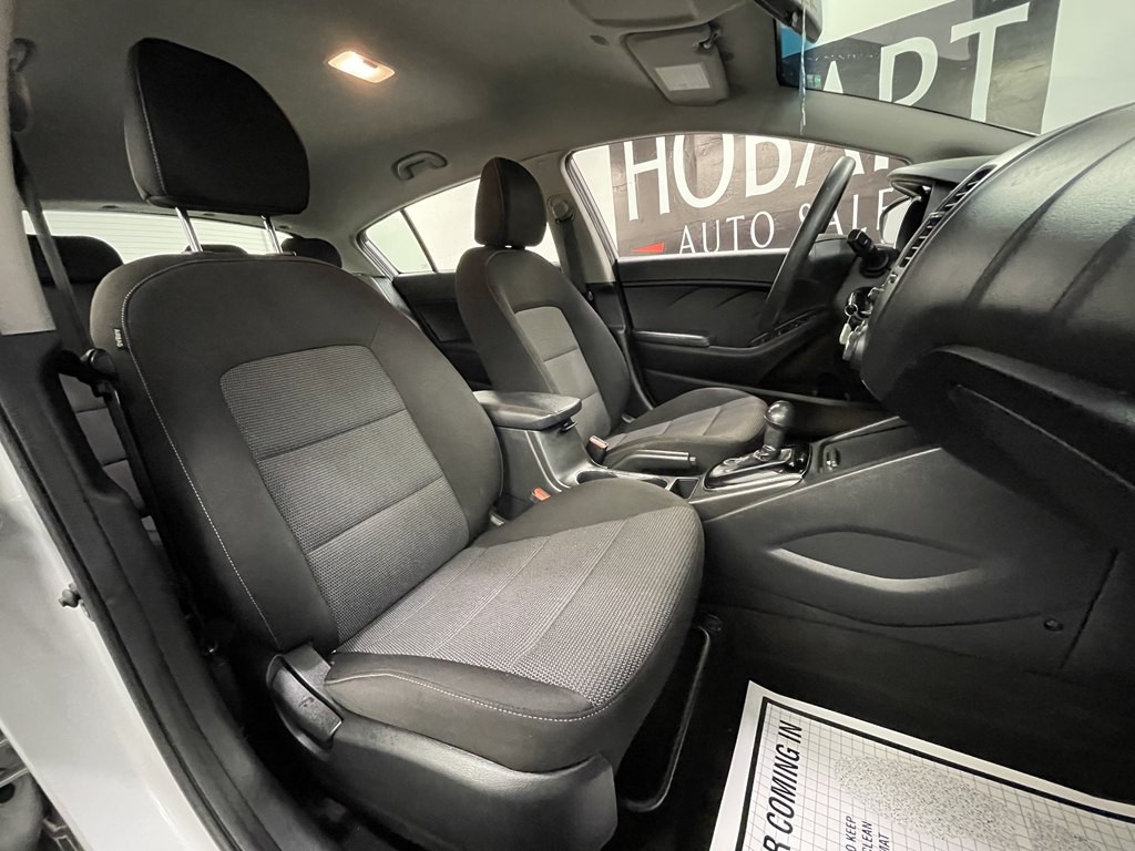 2017 Kia Forte Image 11