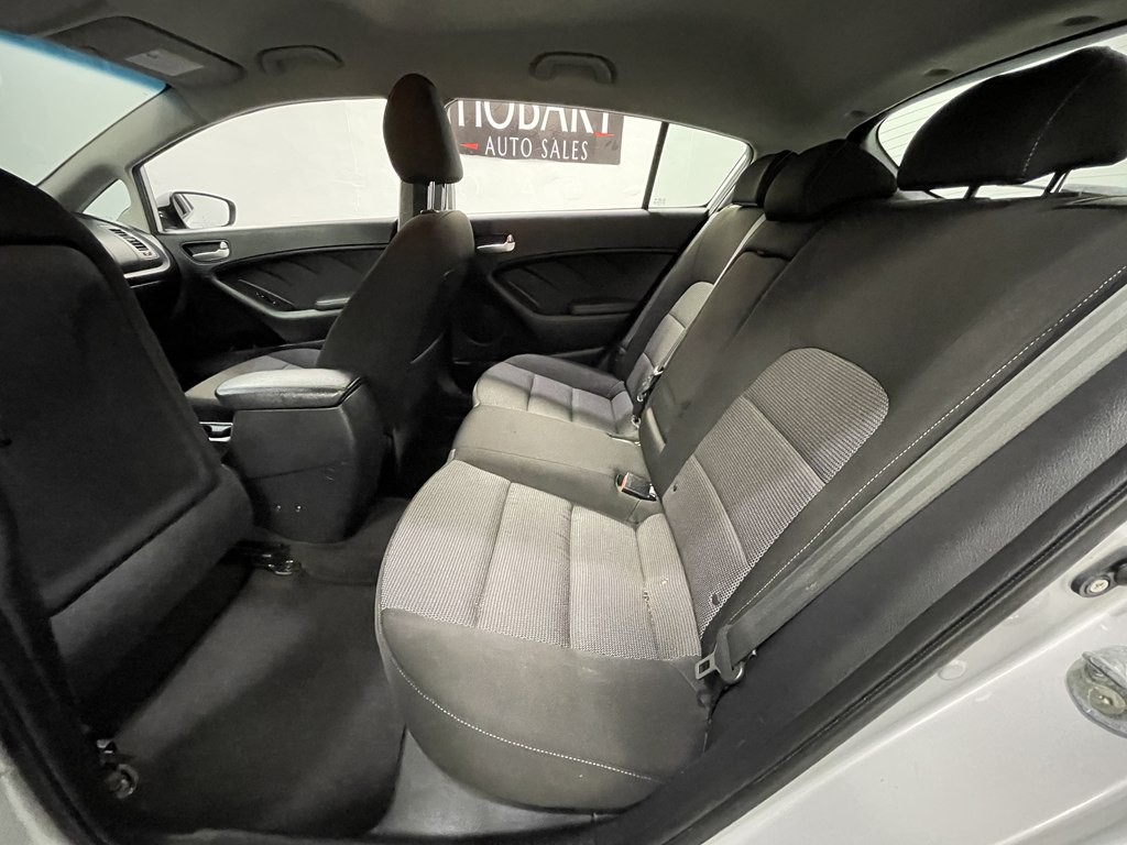 2017 Kia Forte Image 12