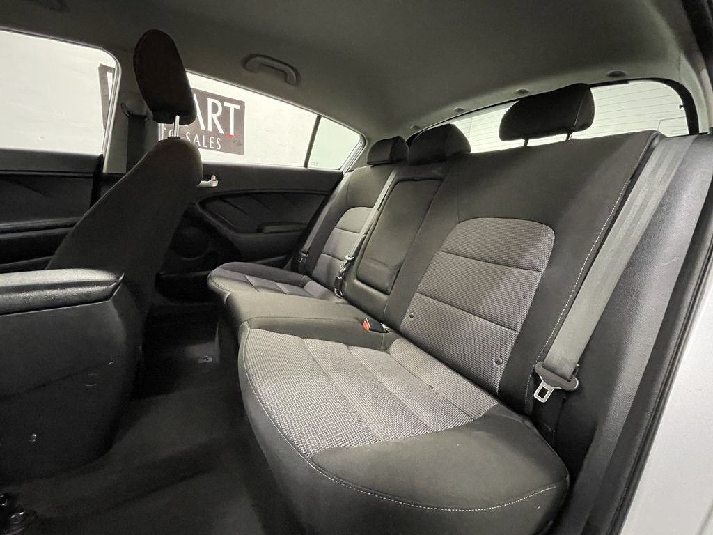 2017 Kia Forte Image 14