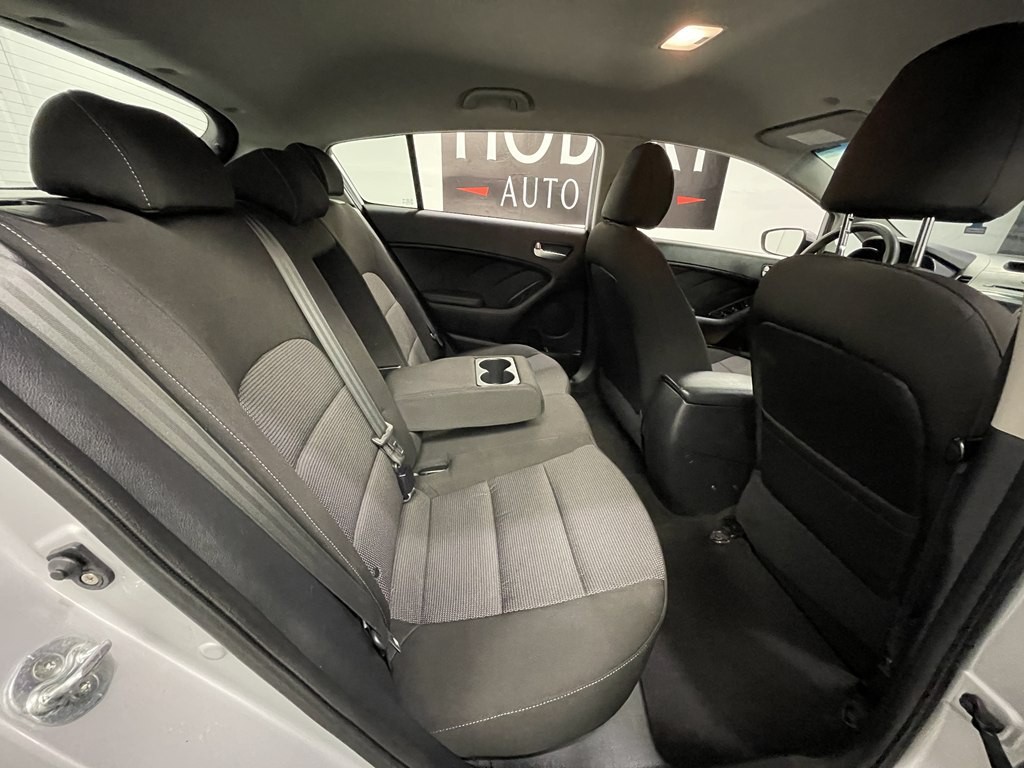 2017 Kia Forte Image 16