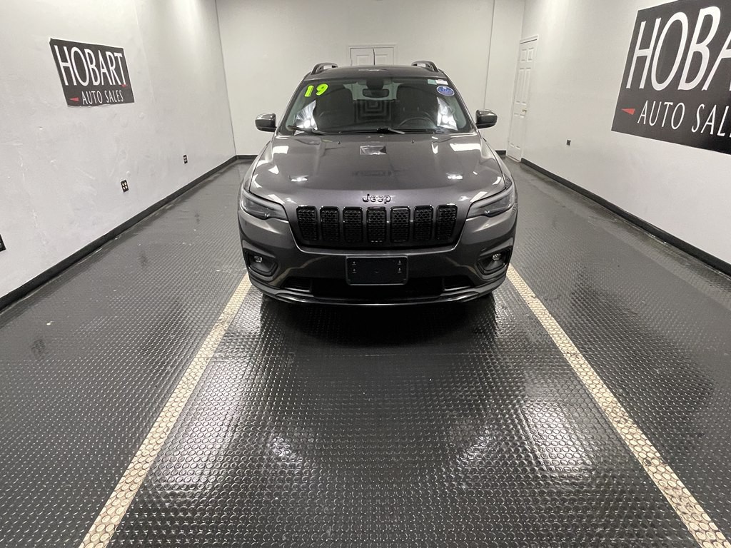 2019 Jeep Cherokee Image 2