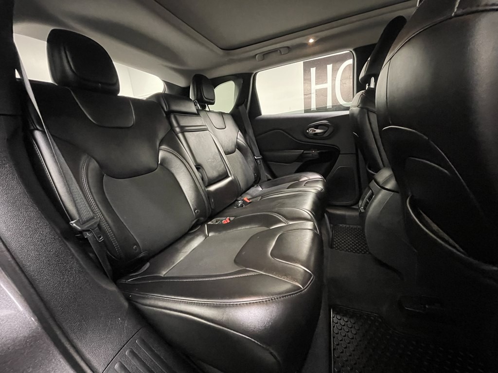 2019 Jeep Cherokee Image 17