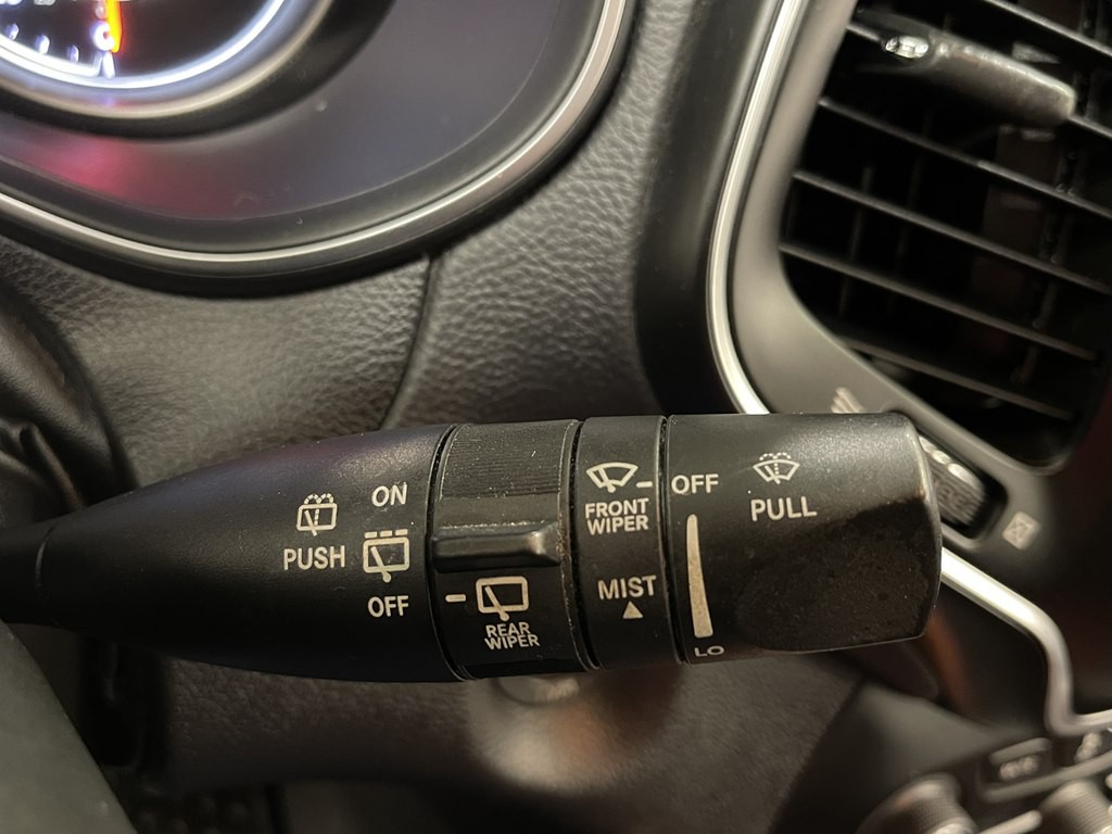 2019 Jeep Cherokee Image 24