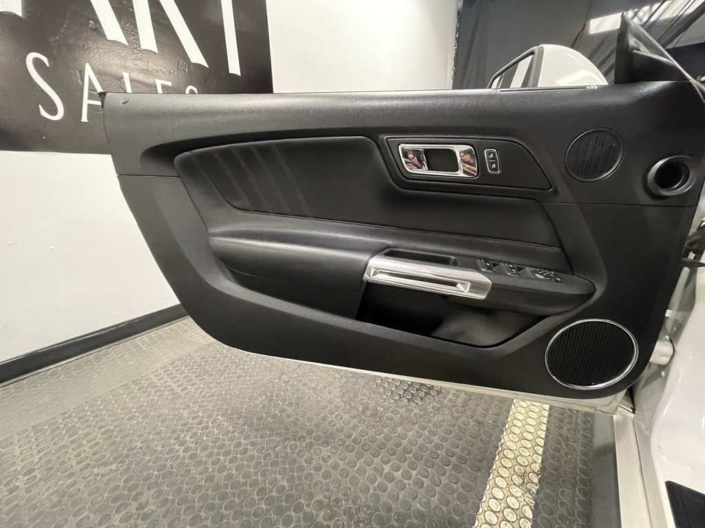 2017 Ford Mustang Image 7