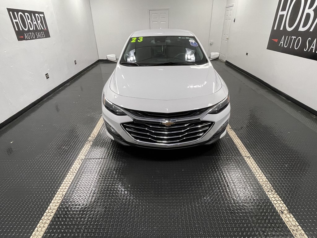 2023 Chevrolet Malibu Image 2