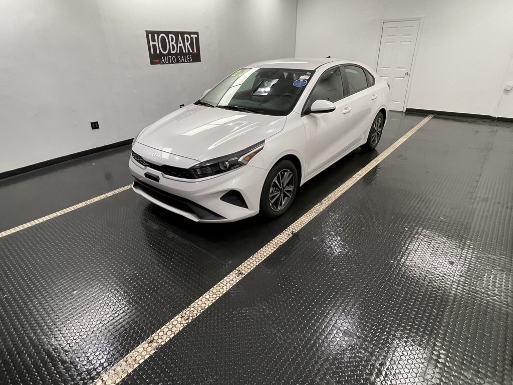 2023 Kia Forte Image 3
