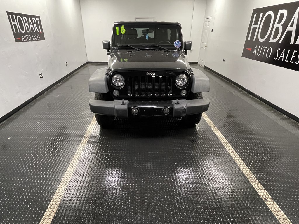 2016 Jeep Wrangler Unlimited Image 2