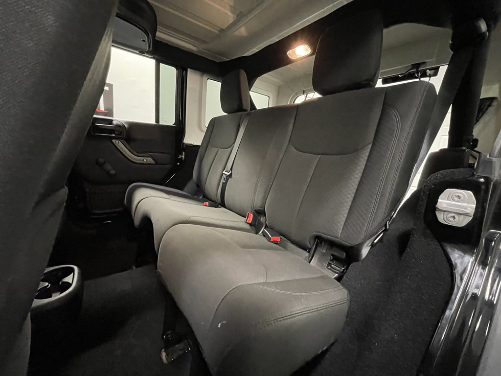 2016 Jeep Wrangler Unlimited Image 9