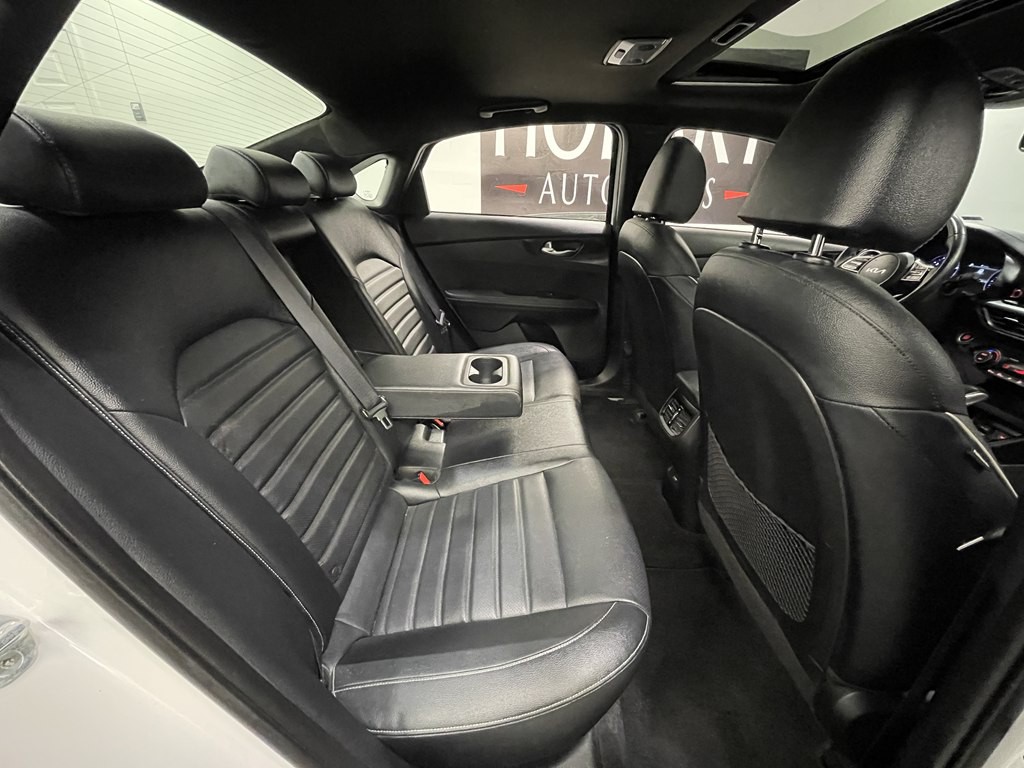 2023 Kia Forte Image 17