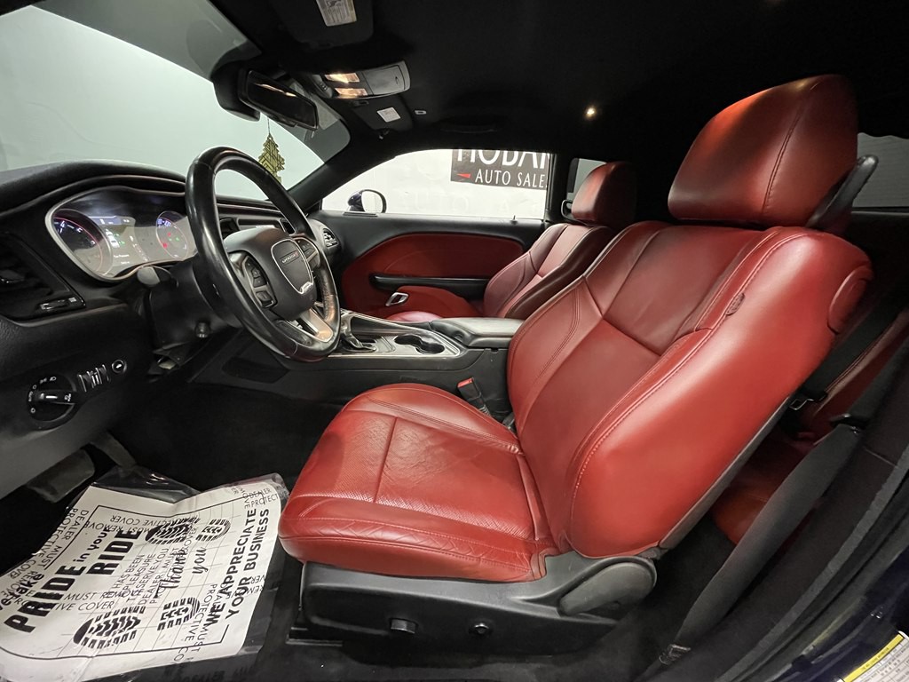 2017 Dodge Challenger Image 8