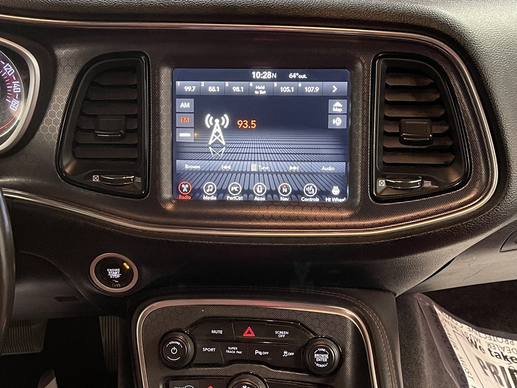 2017 Dodge Challenger Image 16