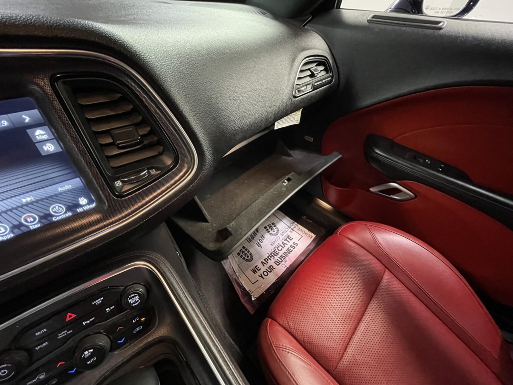 2017 Dodge Challenger Image 18