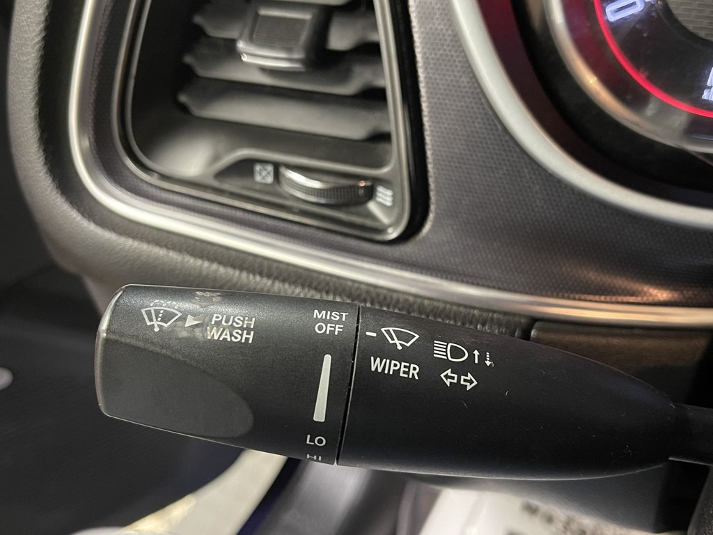 2017 Dodge Challenger Image 21