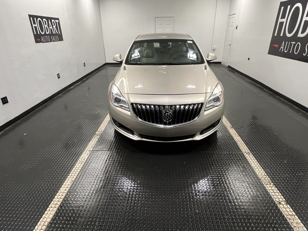 2016 Buick Regal Image 2