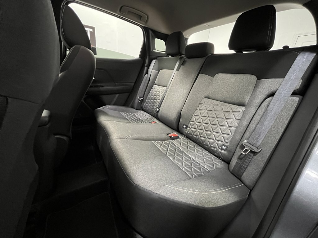 2025 Nissan Kicks Image 13